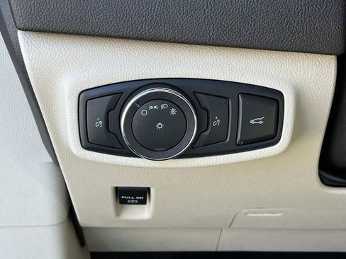 Used 2019 Lincoln MKC Select w/ Select Plus Package image 29