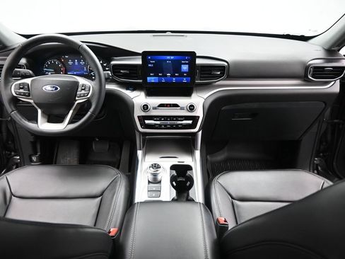 Certified 2023 Ford Explorer XLT w/ Equipment Group 202A image 23