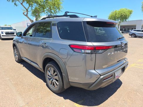 Used 2025 Nissan Pathfinder SV w/ Cargo Package FWD image 4