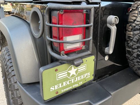 Used 2013 Jeep Wrangler Sport w/ Connectivity Group image 8