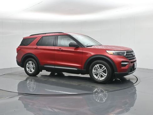 Certified 2023 Ford Explorer XLT w/ Equipment Group 202A image 27
