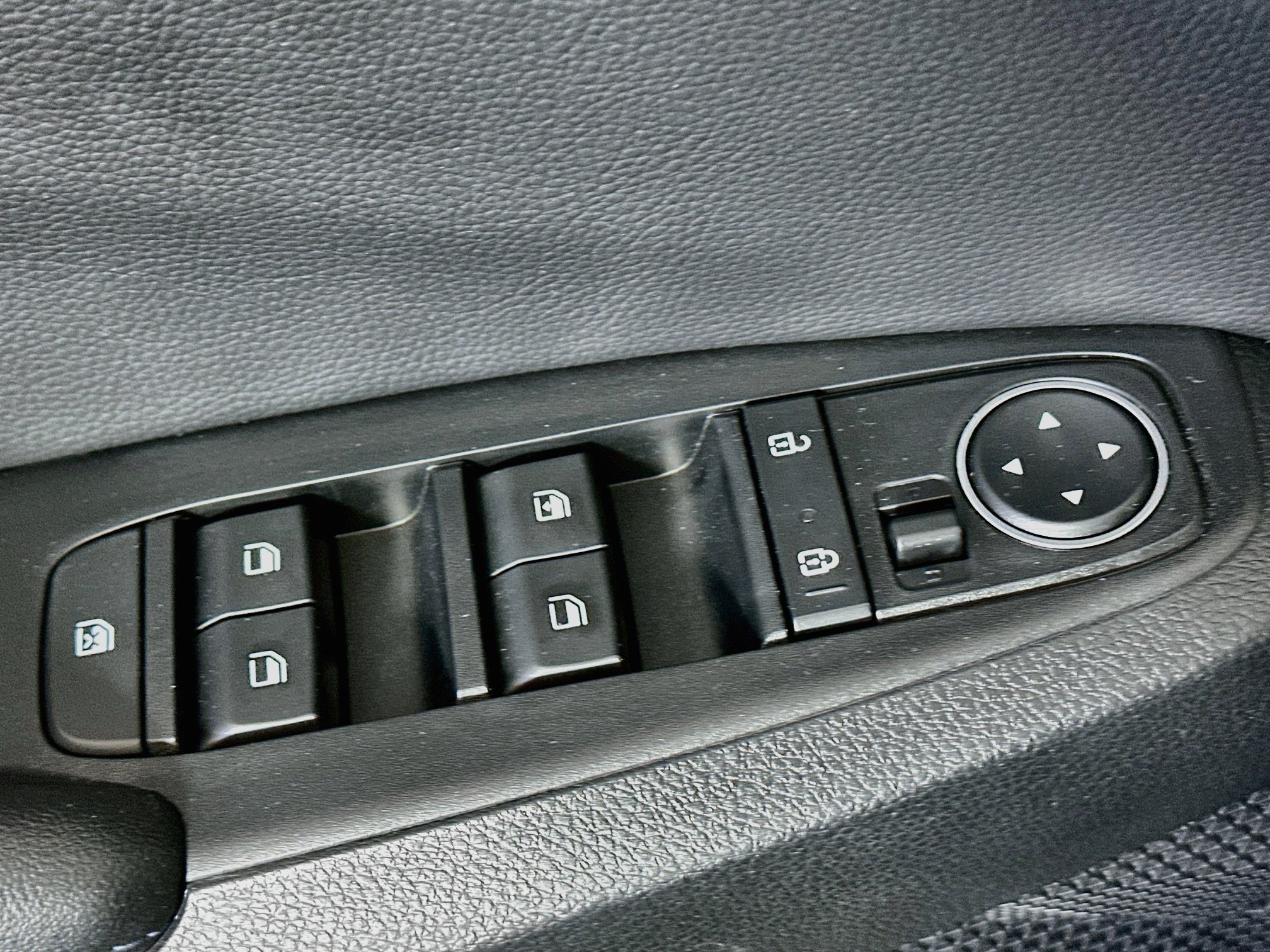 Used 2023 Kia Seltos S w/ Navigation Package AWD/4WD image 15