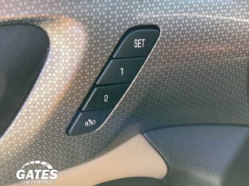 Used 2022 Chevrolet Traverse Premier AWD/4WD image 25