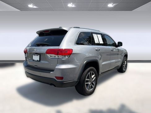 Used 2019 Jeep Grand Cherokee Laredo w/ Laredo X Package RWD image 9