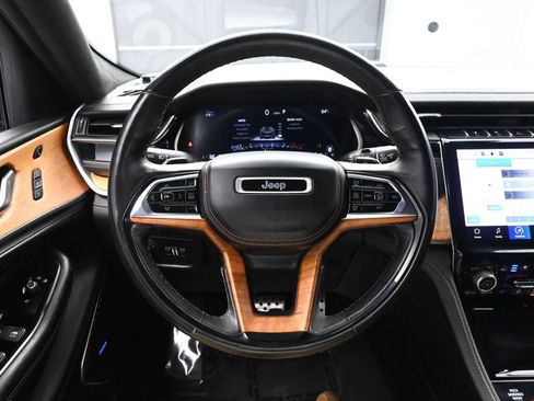 Used 2022 Jeep Grand Cherokee Summit AWD/4WD image 28
