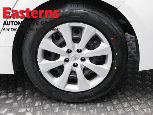 Used 2022 Toyota Corolla LE FWD image 8