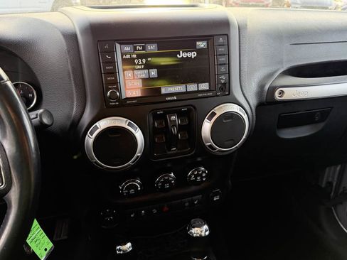 Used 2015 Jeep Wrangler Unlimited Sahara w/ Dual Top Group image 26