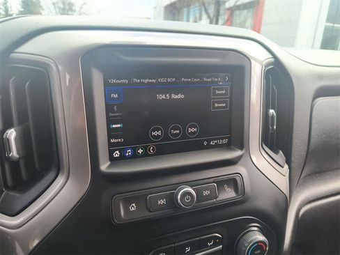 Used 2022 Chevrolet Silverado 1500 Custom image 16