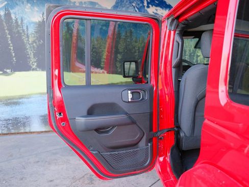 Used 2025 Jeep Wrangler Sahara w/ Safety Group image 36