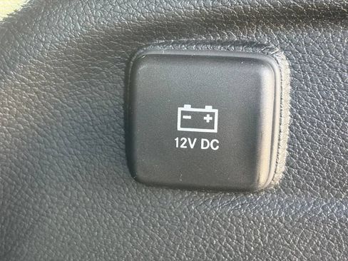 Used 2023 Jeep Grand Cherokee L Limited AWD/4WD image 11
