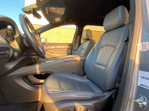 Used 2024 Buick Enclave Premium AWD/4WD image 18