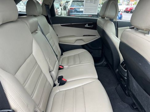 Used 2016 Kia Sorento EX w/ EX Touring Package AWD/4WD image 36