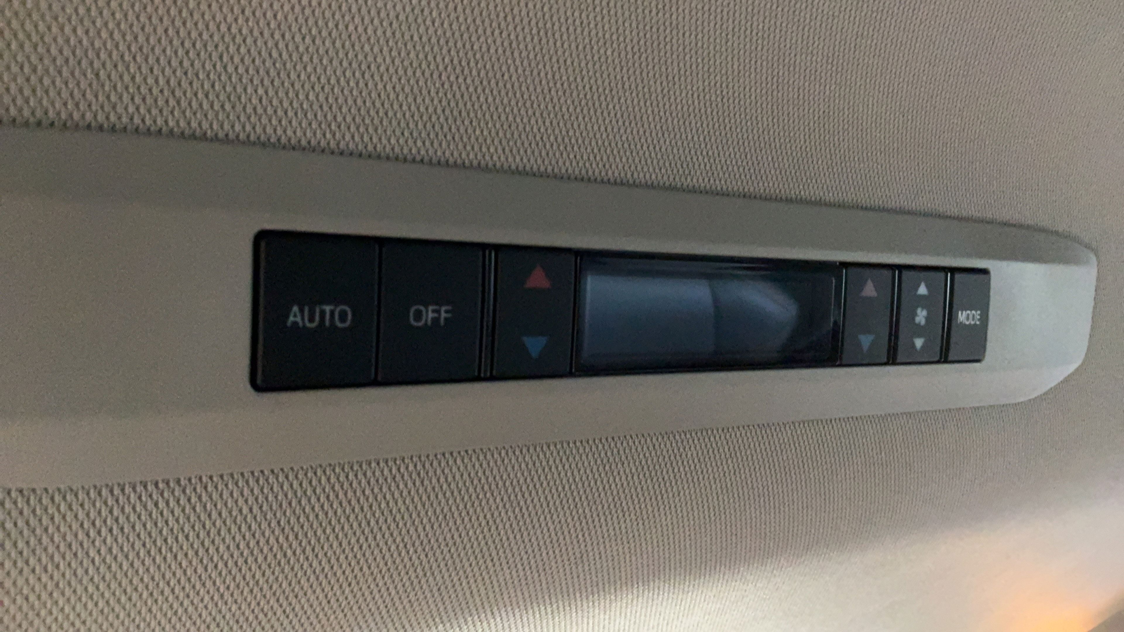 Used 2021 Toyota Sienna XLE FWD image 26