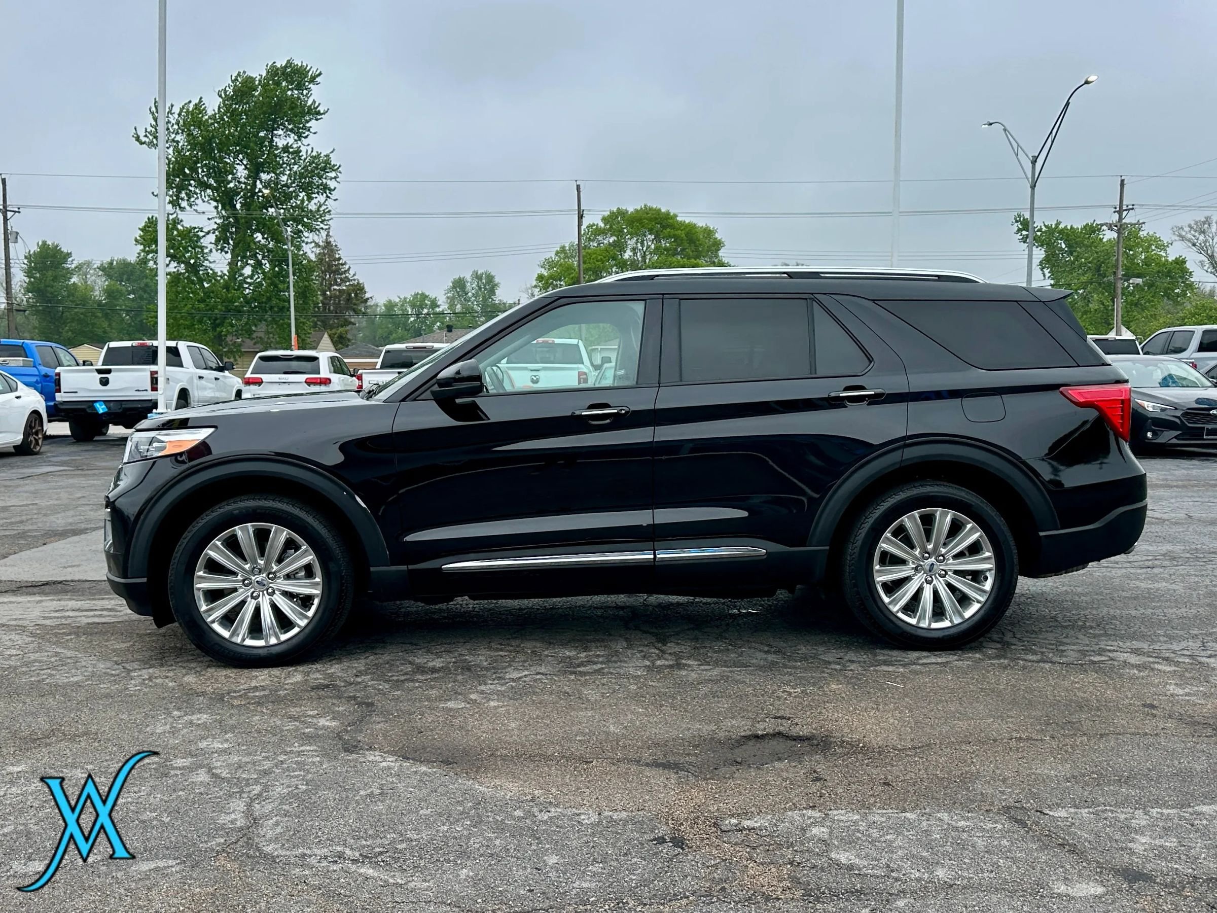 Used 2021 Ford Explorer Limited w/ Hybrid Equipment Group 310A AWD/4WD image 4