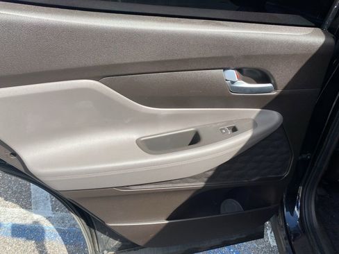 Used 2020 Hyundai Santa Fe SE image 12