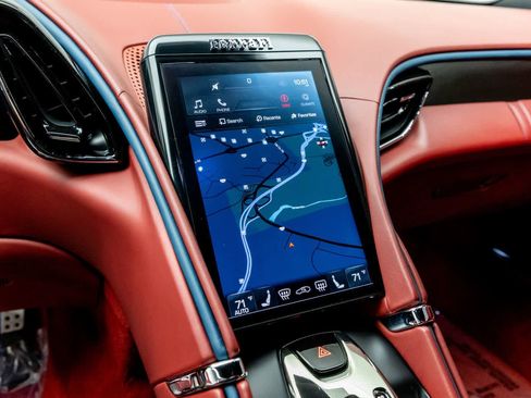 Used 2021 Ferrari Roma image 18