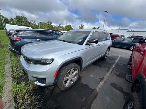 Used 2021 Jeep Grand Cherokee L Limited AWD/4WD image 9