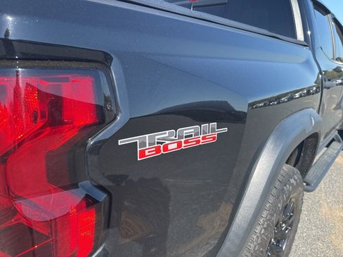 Used 2024 Chevrolet Colorado Trail Boss w/ Technology Package image 7