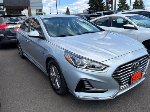 Used 2019 Hyundai Sonata SE FWD image 2