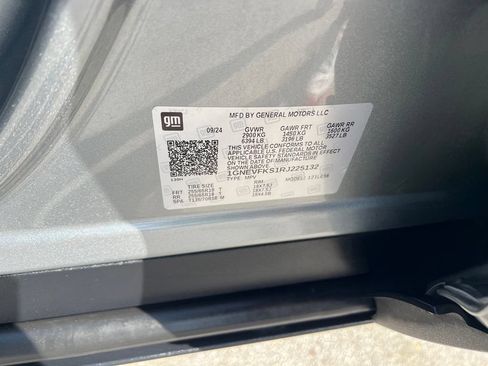 Used 2024 Chevrolet Traverse LS AWD/4WD image 16