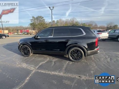Used 2022 Kia Telluride SX w/ SX Prestige Package image 5