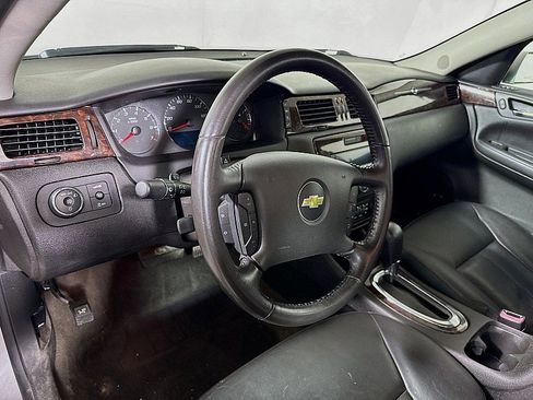 Used 2013 Chevrolet Impala LTZ image 9