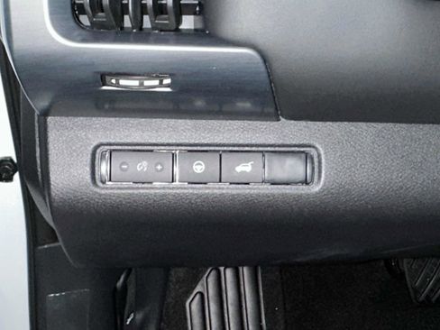 New 2025 Nissan Pathfinder SL image 24