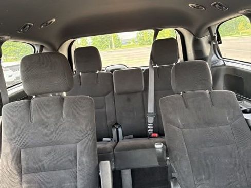 Used 2018 Dodge Grand Caravan SE FWD image 12