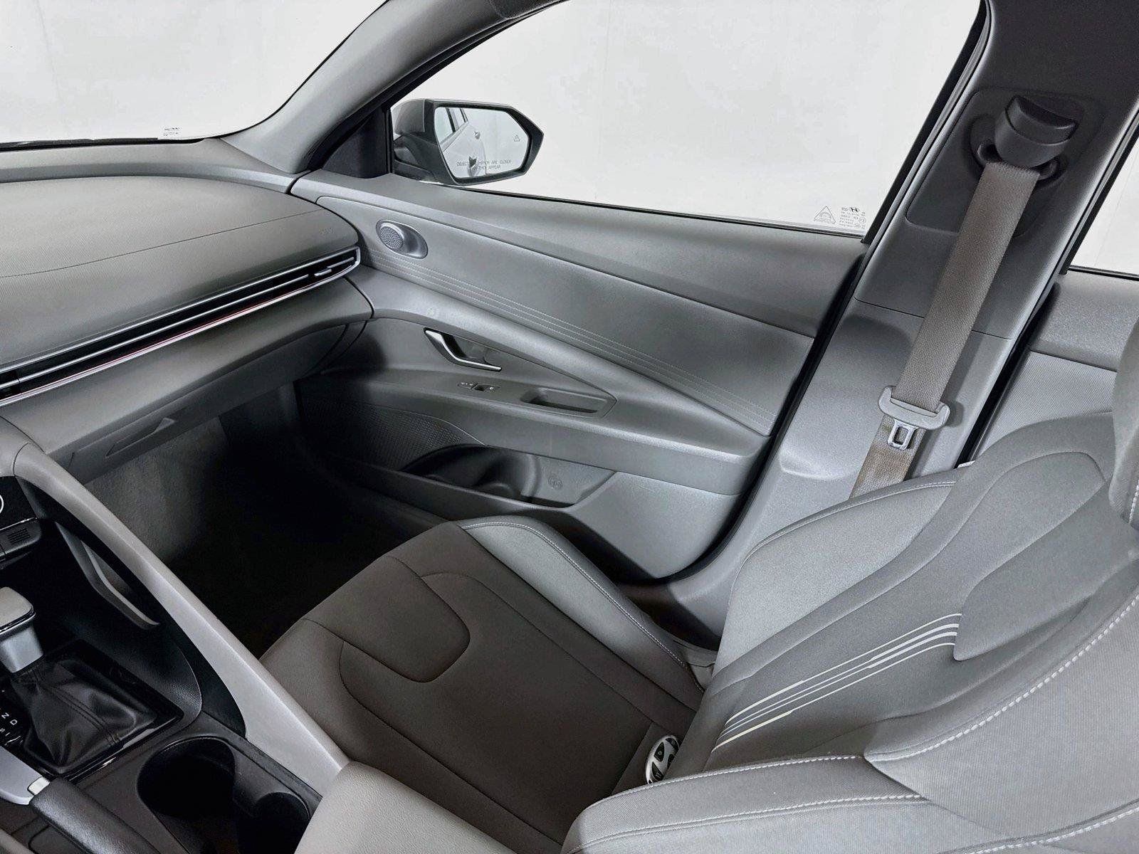 Used 2024 Hyundai Elantra SEL FWD image 24
