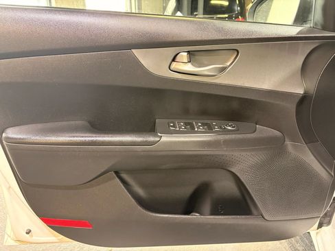 Used 2020 Kia Forte LXS FWD image 10