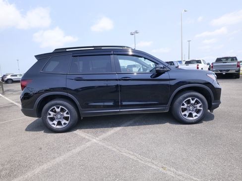 Used 2022 Honda Passport TrailSport image 5