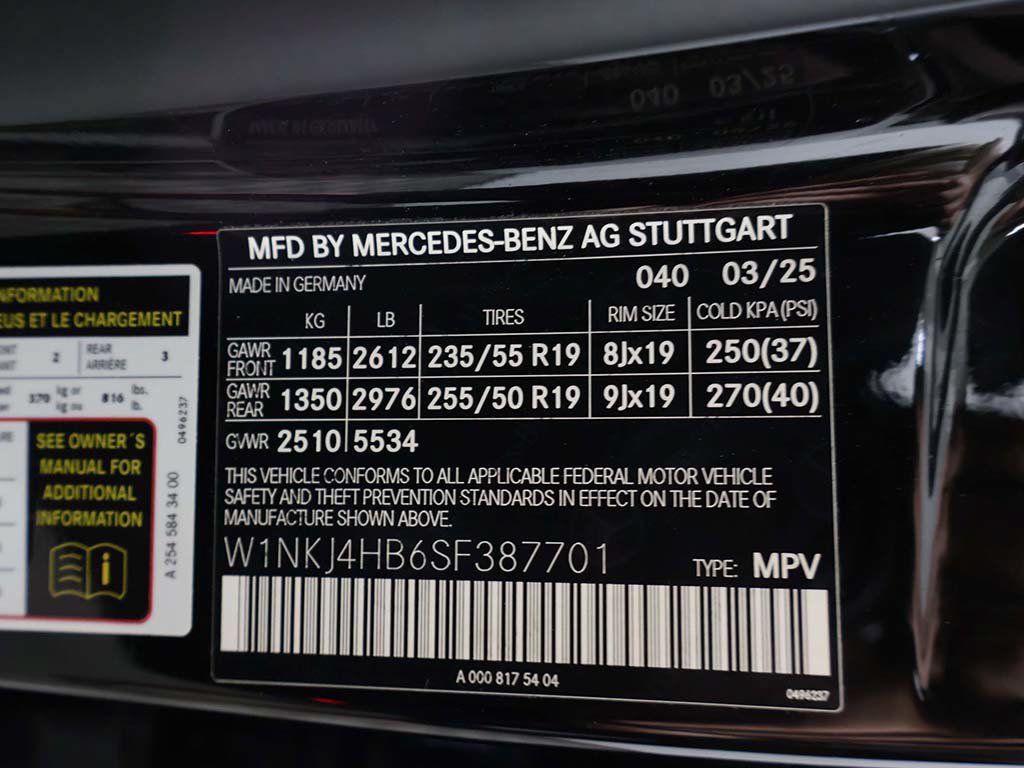 Used 2025 Mercedes-Benz GLC 300 4MATIC image 58