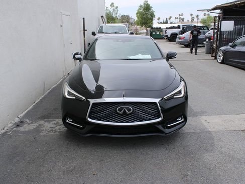 Used 2019 INFINITI Q60 3.0t Luxe w/ Essential Package image 2