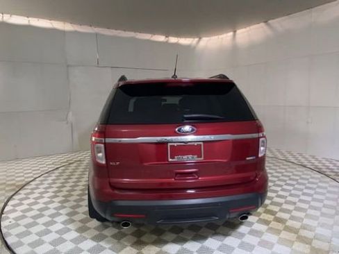 Used 2014 Ford Explorer XLT w/ Equipment Group 202A image 2