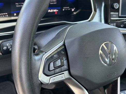 Used 2024 Volkswagen Jetta SE w/ Panoramic Sunroof Package FWD image 28