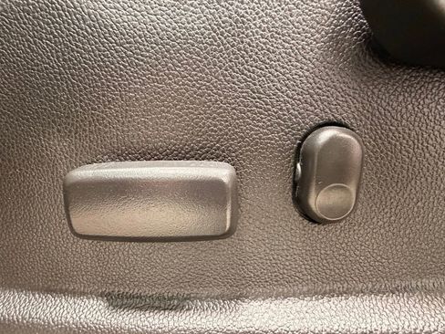 Used 2018 GMC Canyon SLT w/ Driver Alert Package image 29