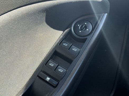 Used 2017 Ford Focus SEL image 15