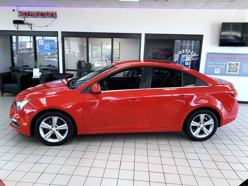 Used 2015 Chevrolet Cruze LT FWD image 3