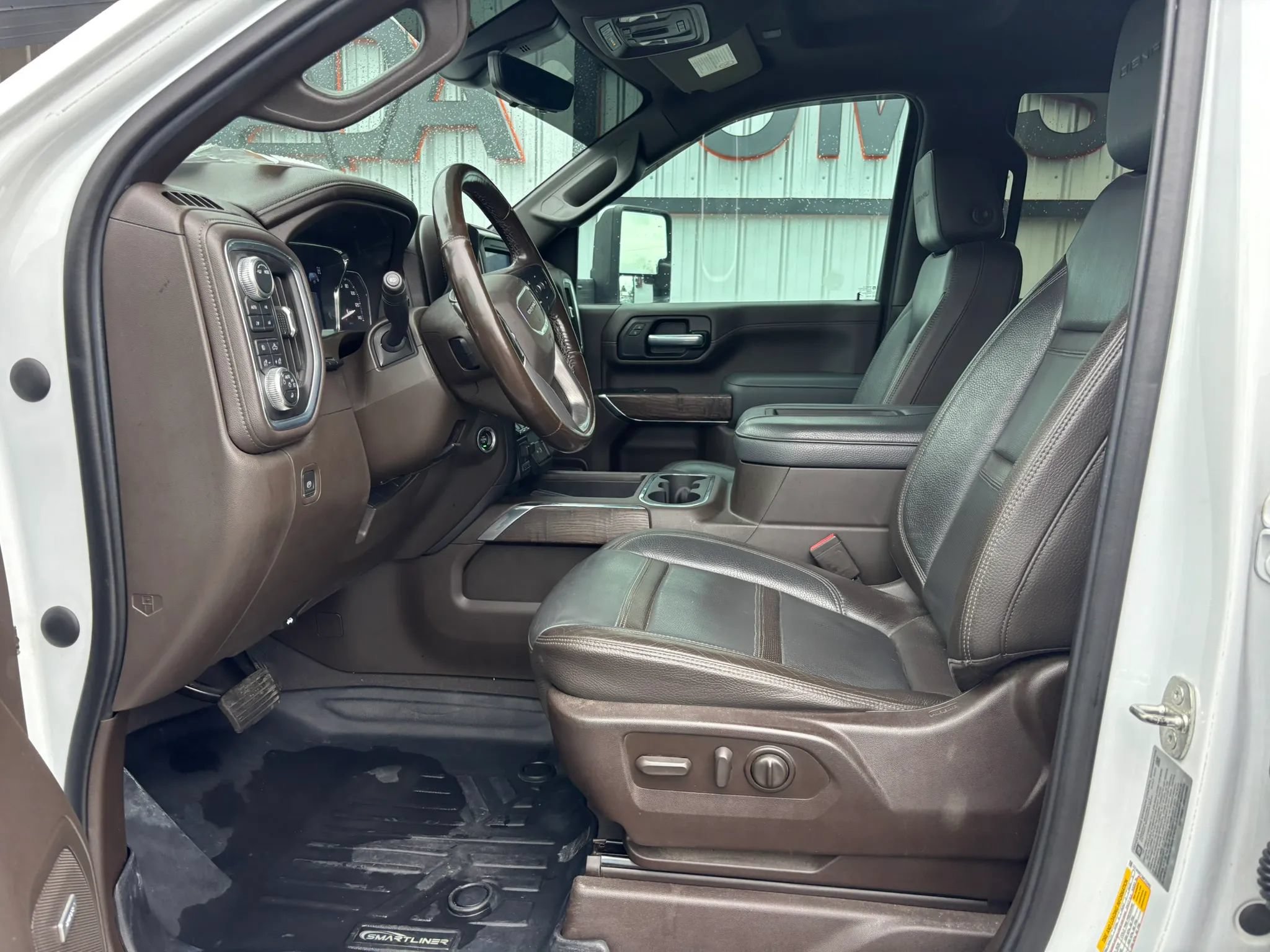 Used 2021 GMC Sierra 3500 Denali w/ Technology Package AWD/4WD image 21