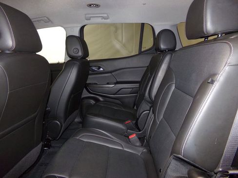 Used 2023 GMC Acadia SLT image 14