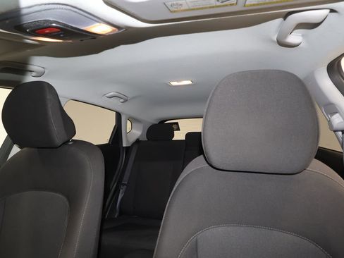 Used 2025 Hyundai Kona SEL image 18