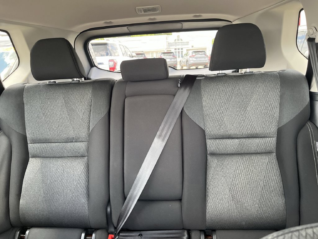 Used 2025 Nissan Rogue SV AWD/4WD image 21