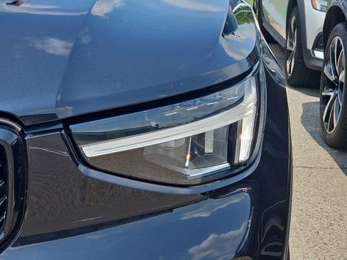 Used 2023 Volvo XC40 B5 Plus w/ Protection Package Premier AWD/4WD image 4