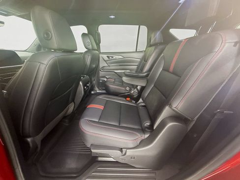 Used 2024 Chevrolet Traverse RS AWD/4WD image 26