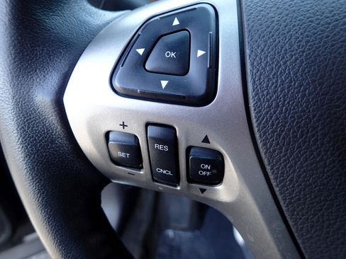 Used 2016 Ford Taurus Limited image 14