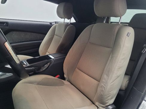 Used 2013 Ford Mustang Convertible image 17
