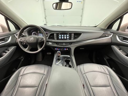 Used 2019 Buick Enclave Premium w/ Experience Buick Package FWD image 3