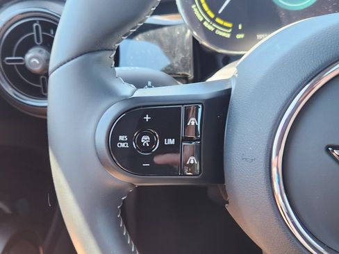 Used 2024 MINI Cooper SE FWD image 18