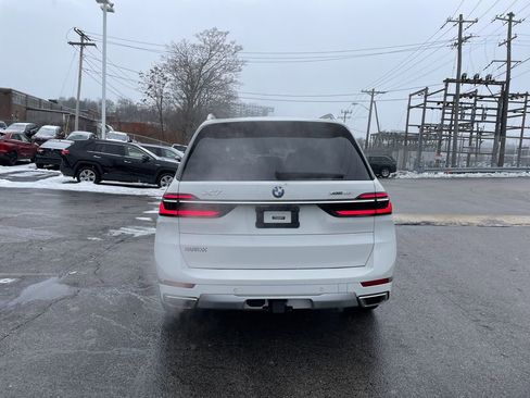 Used 2023 BMW X7 xDrive40i w/ Premium Package image 4