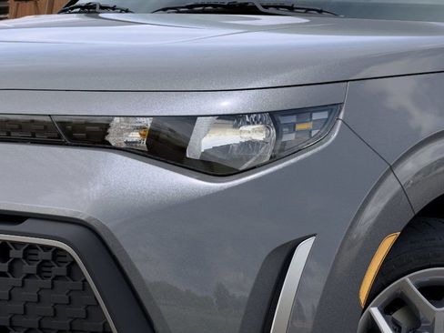 Used 2025 Kia Soul LX w/ LX Technology Package FWD image 10
